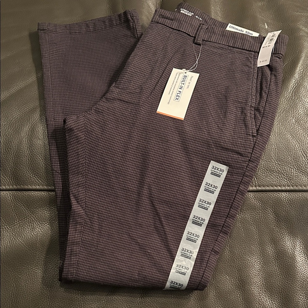 NWT Old Navy Men's Black and Gray Ultimate Slim with Built-In Flex (32 x 30)